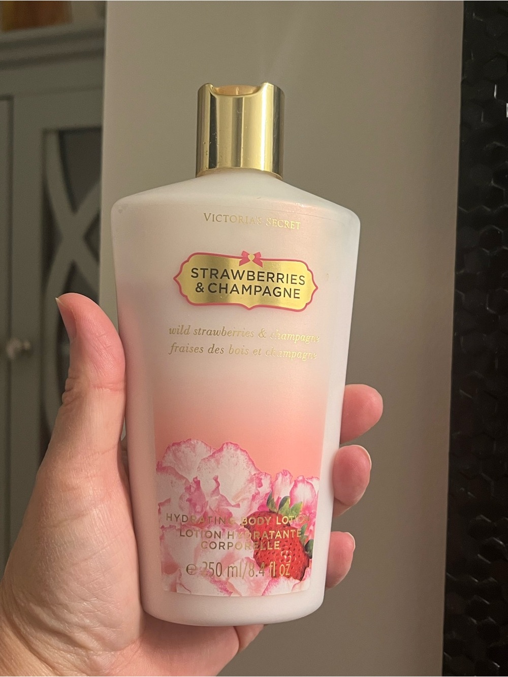Victoria's Secret Strawberries & Champagne Hydrating Body Lotion